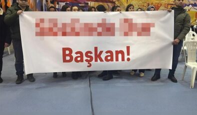 İşten atılan belediye çalışanları başkana böyle tepki gösterdi